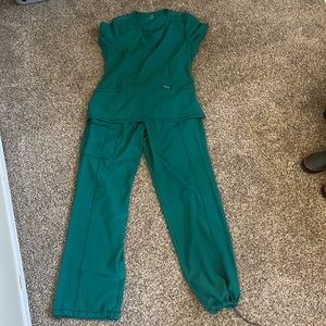 Dark green Cherokee Infinity scrub set